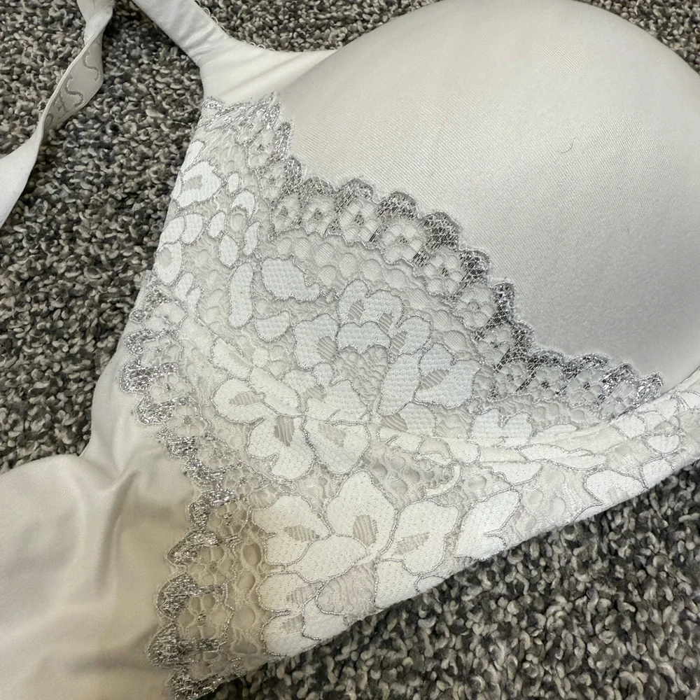 🌟SALE🌟 
Victoria's Secret White Lace Accent Bra - Picture 3 of 4